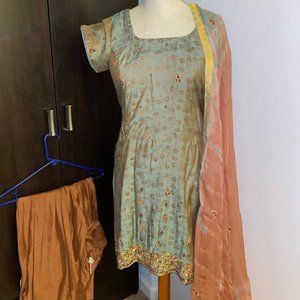 Salwar Suit